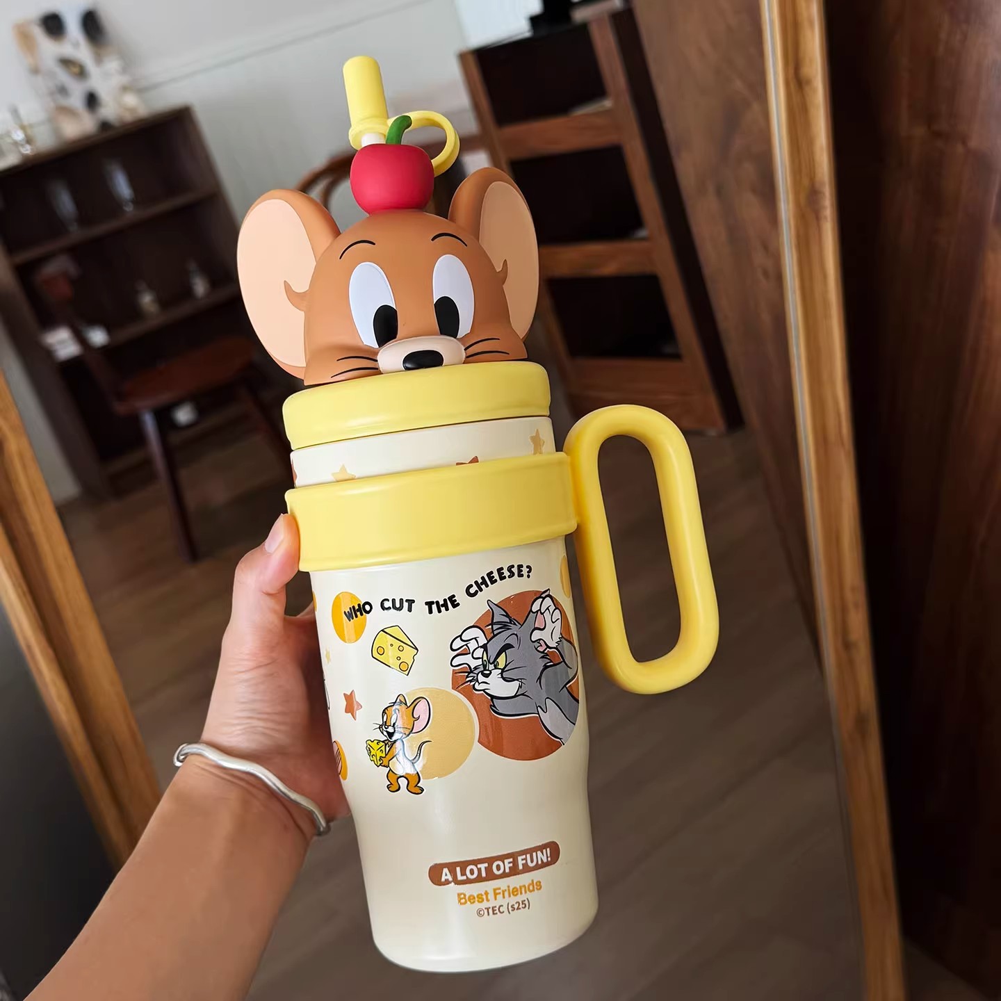 Gato y ratón copos calientes de alto valor facial 2025 nueva taza de paja taza de hielo de gran capacidad taza de agua de pareja