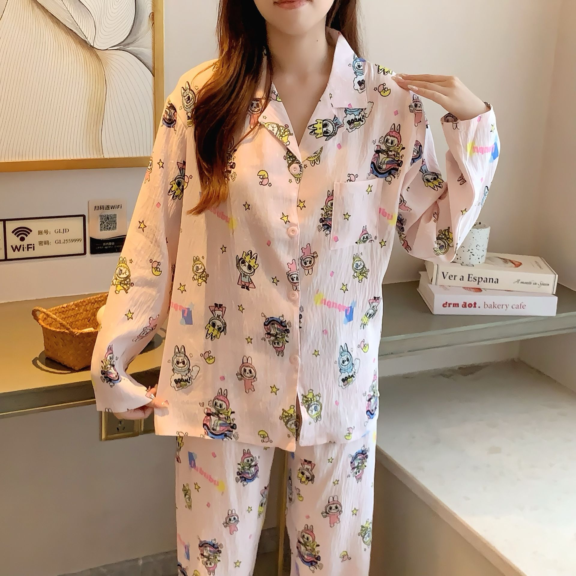 Fábrica al por mayor pijamas de algodón nubes primavera y otoño delgada solapa manga larga pantalones de dibujos animados set de ropa de casa se puede usar fuera