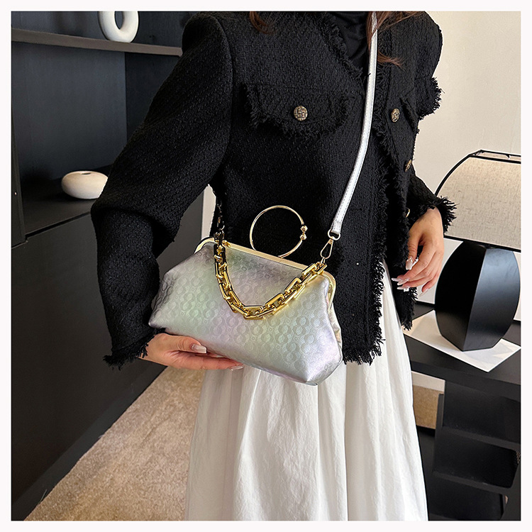 Borse da donna nuove transfrontaliere Borsa a tracolla a tracolla moda europea e americana Borsa da donna con fibbia a catena di fascia alta con texture_voghion.com