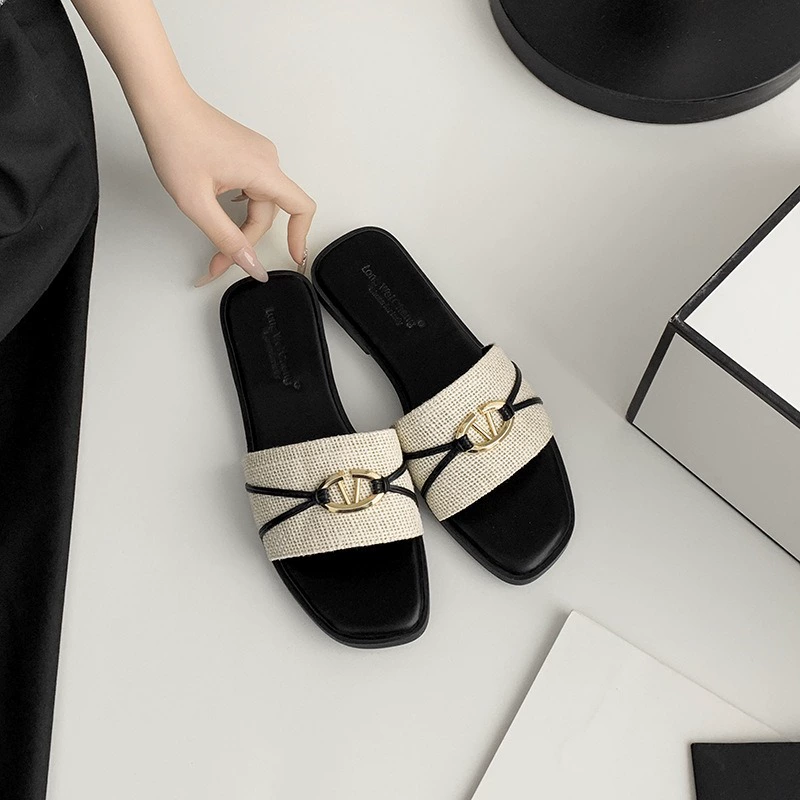 Slippers, fashionable universal beach footwear, french style