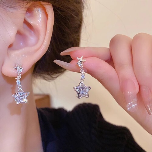 Exquisite zircon star tassel earrings for women, high-end temperament, light luxury earrings, fashionable design, silver needle earrings, earrings