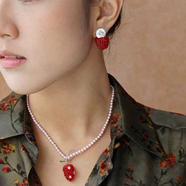 项链;耳钉;戒指