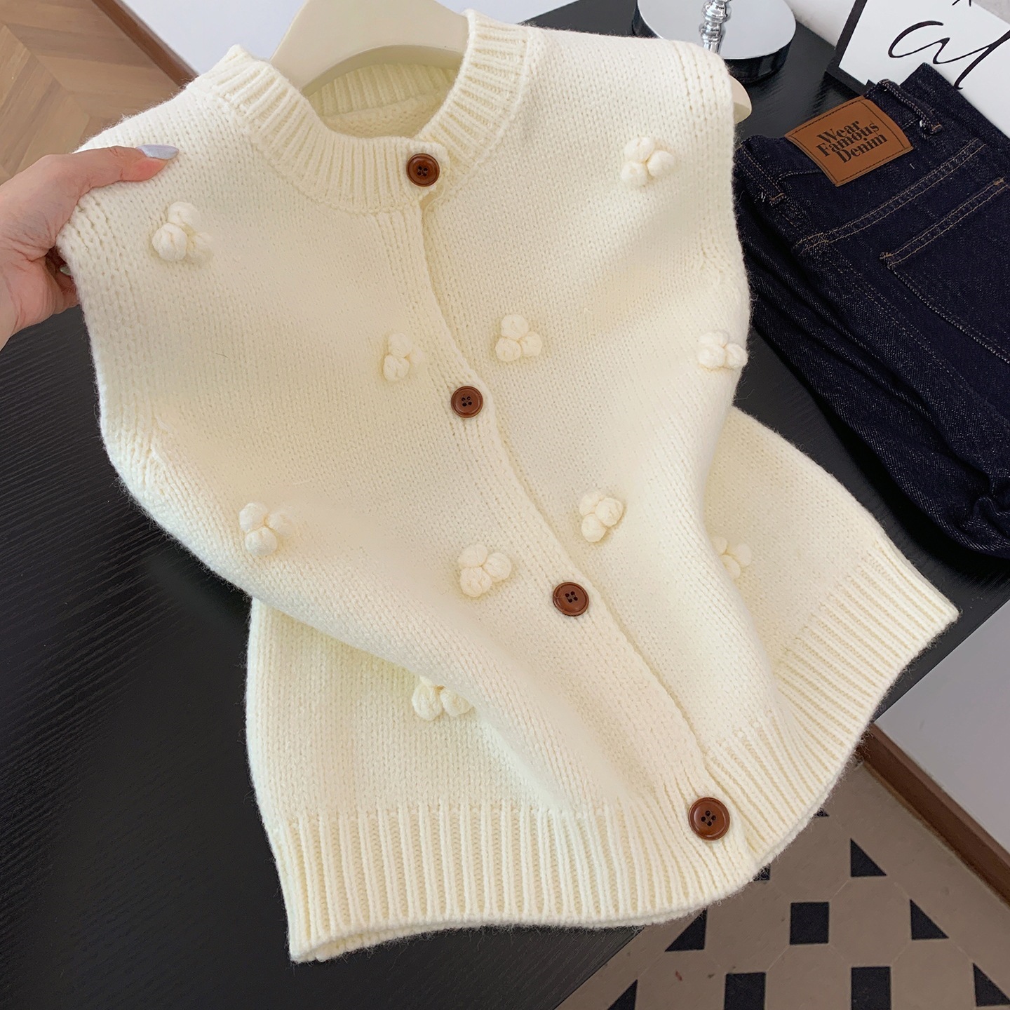 Korean-style sophisticated blue 3D pom-pom knit vest for women, autumn and winter fashion and elegant layering sleeveless top