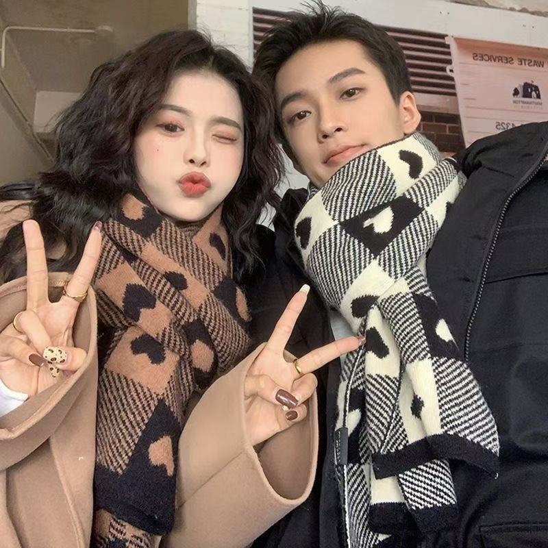 Internet Celebrity Knitted Heart Scarf for Women in Autumn and Winter Black and White Plaid Soft Student Cute Thickeneded Scarf Couple Style
