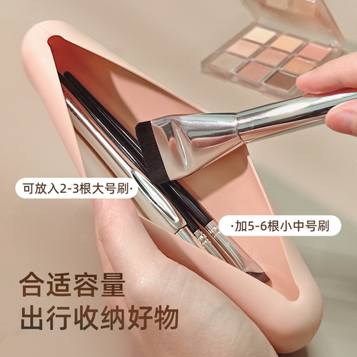 Heat-resistant silicone handle hair curler pad, makeup brush magnetic absorption bag, waterproof portable travel silicone beauty egg storage rack