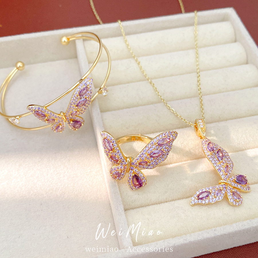 Collar de mariposa de piedra púrpura ligero de lujo nicho cadena de clavícula de alta calidad temperamento de moda conjunto de joyería versátil