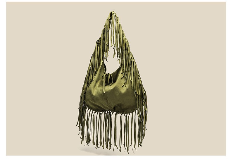 Bolso de mujer de un solo hombro de tendencia de media luna de borla de gran capacidad Bolso de bola de masa retro de terciopelo de piel de venado de mensajero simple casual