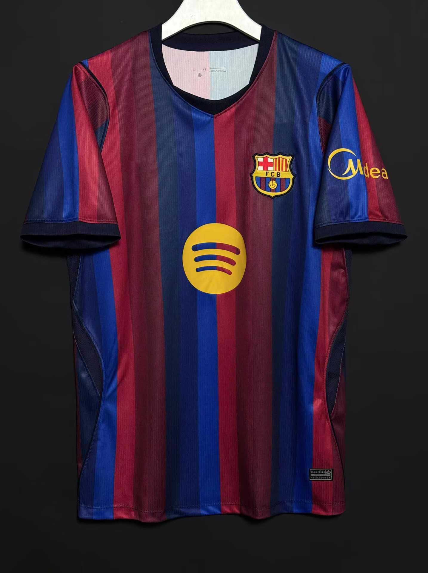 26 nuevas camisetas de fútbol Barcelona Arsenal Brasil Real Madrid Napoli Juve París Jersey al por mayor
