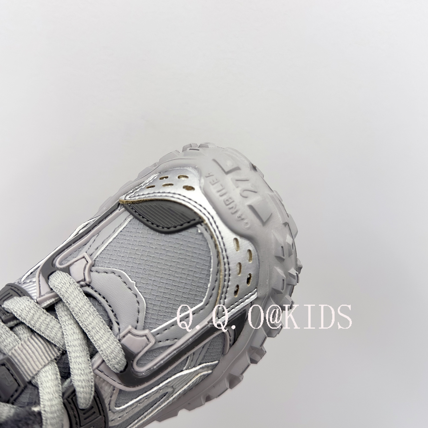 QQO Kinderschoenen 2023 Herfst Nieuwe Jongens Mode Tucker Tire Schoenen Antislip Sportschoenen Meisjes Papa schoenen_voghion.com