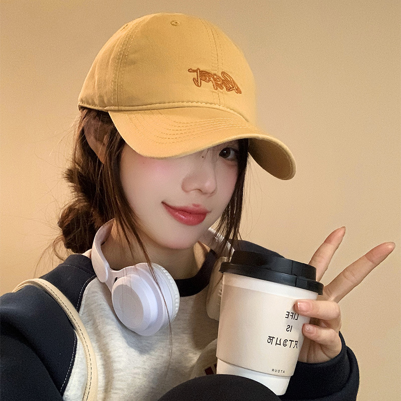Nuevo sombrero de béisbol bordado de letras para mujeres primavera y verano estilo coreano versátil amplio borde sombra de sol cara pequeña gorra de boca de pato superior suave hombre