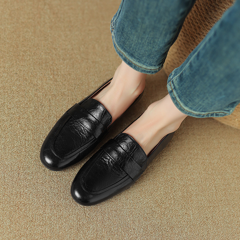 Giày lười nữ mũi tròn đế thấp da mềm phong cách casual — Màu đen