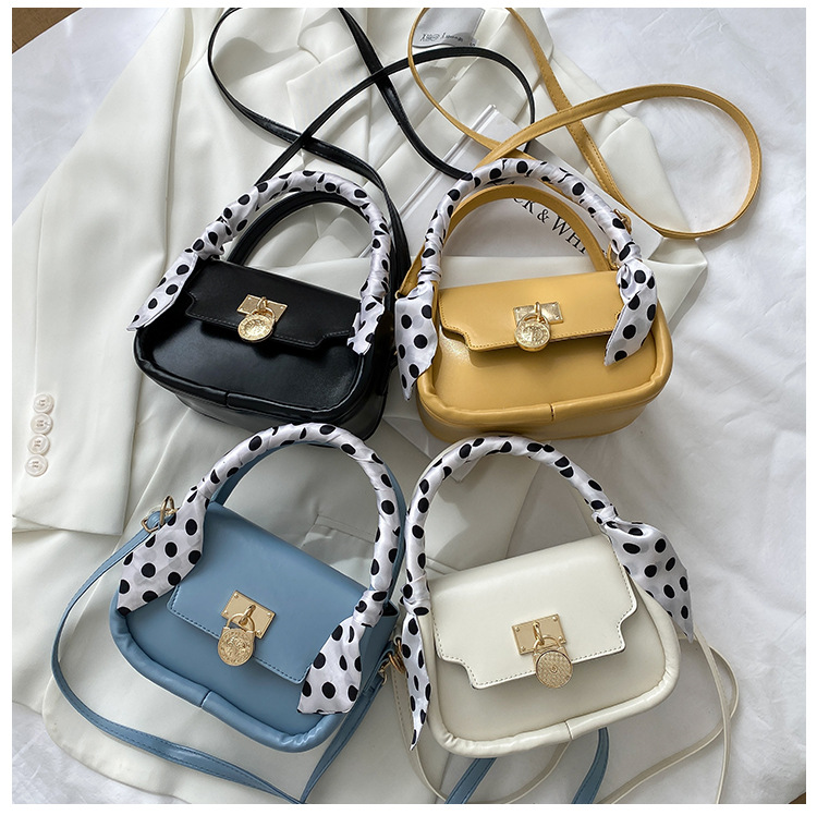 New Korean Fashion Portable Candy Color Shoulder Bag display picture 5