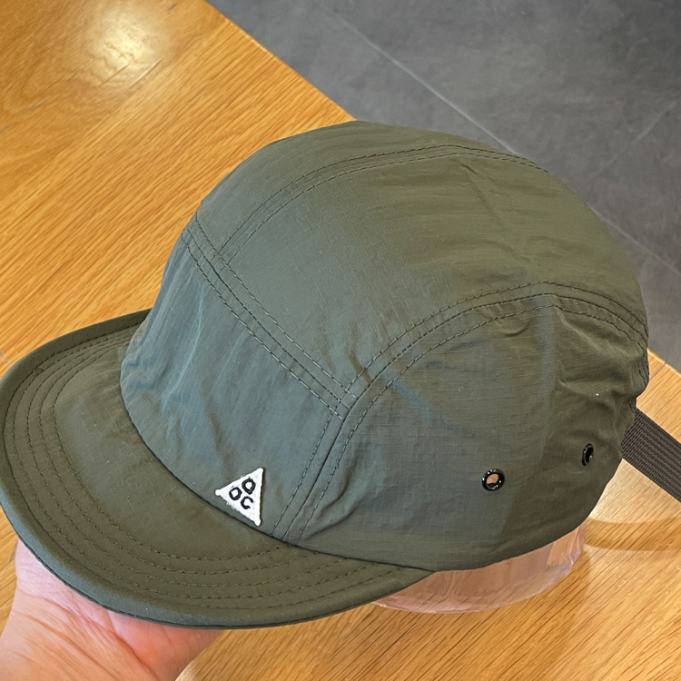 Hochwertiger japanischer Baseballmütze mit kurzem Schirm, Straßen-Soft-Schirm Fünf-Panel Sonnenschutzmütze, Student Outdoor Enten-Zunge Mütze Unisex