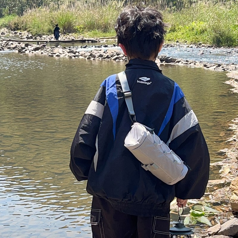 Nuevo bolso para niños estilo coreano hermoso bolso de hombro para niño pequeño moda ropa de trabajo fresca estilo estilo occidental con correa para niños y niñas bolso de mensajero