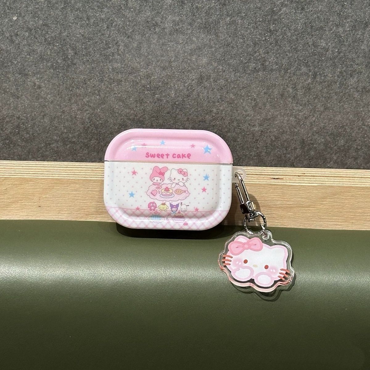 Wave Point Birthday KT Cat es adecuado para AirPods 4G 3G 2G Bluetooth Pro2 / 3 Apple Earphone Case