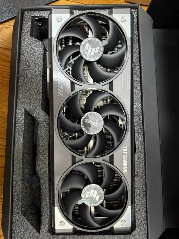 Подходящий для Asus TUF GeForce RTX 5080 O16G GAMING графическая карта для киберспорта