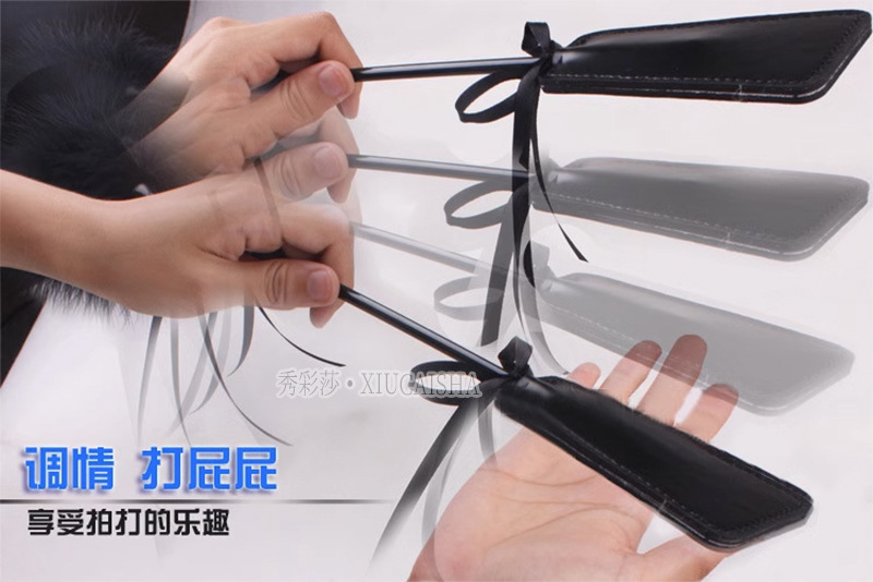 Feather Tickler Stick, Black Sensory Teasing Toy for Couples Foreplay — detail image 12