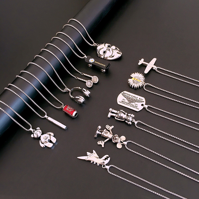 Internet celebrity hip hop necklace Earth cool street European and American punk couple sweater chain long titanium steel chain fashion accessories manufacturer