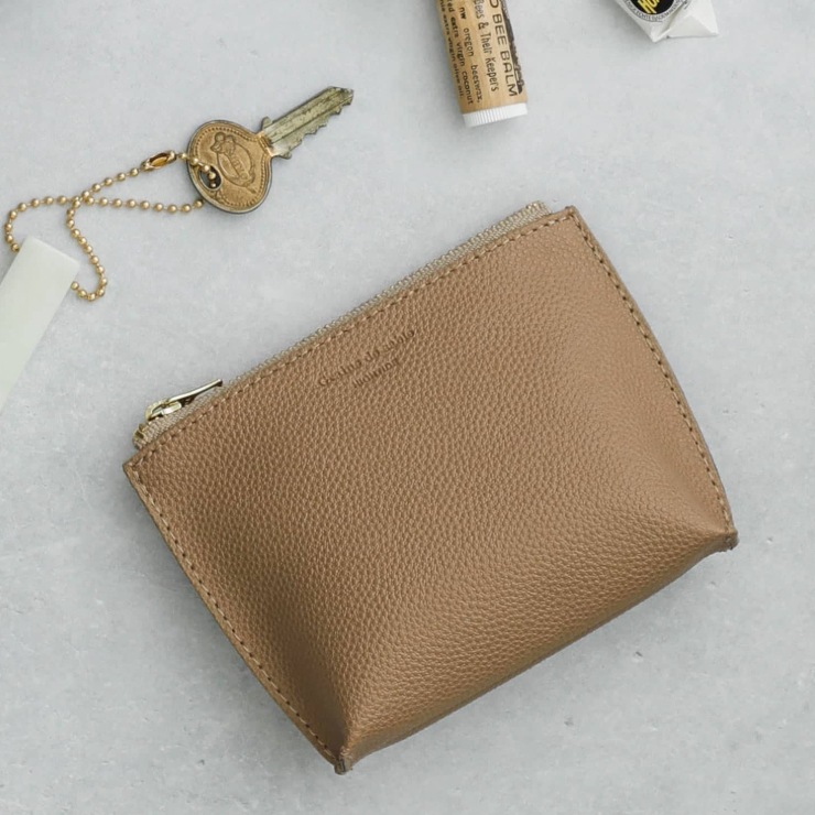 Fashionable universal small clutch bag to go out