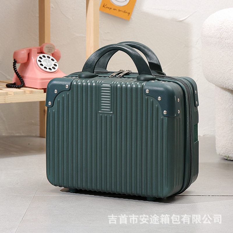 짙은 녹색