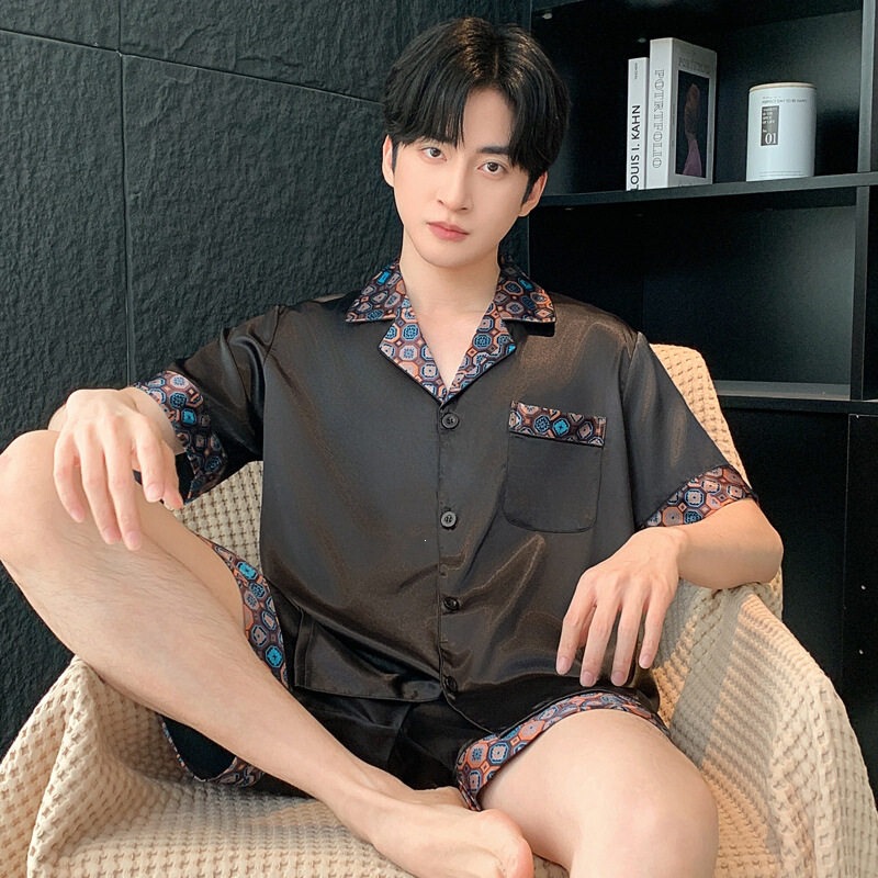 Luxury men's summer pajamas, thin short-sleeved shorts, new style men's silk-like summer wear, ice silk