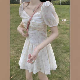 法式甜美碎花裙温柔风收腰显瘦奶甜初恋裙子小个子桔梗连衣裙女夏