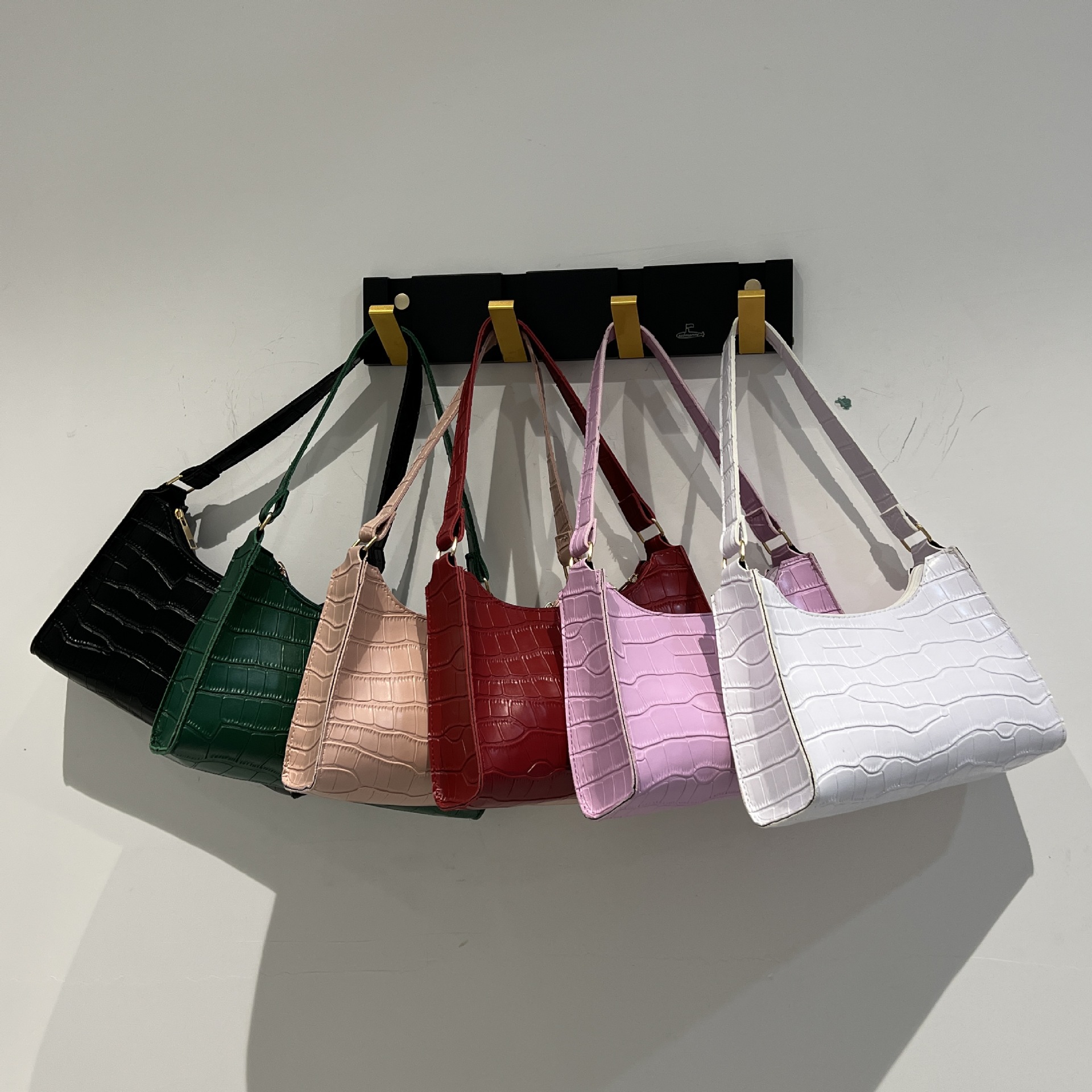 Bolso de axila con patrón de cocodrilo 2024 nuevo bolso de comercio exterior del sudeste asiático bolso de cercanías bolso de hombro de todo fósforo de moda femenina