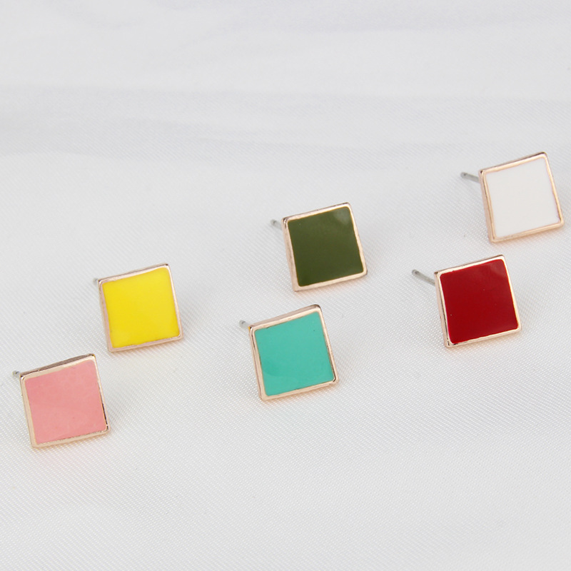 Korean Style Color Square Stud Earrings Wholesale Nihaojewelry display picture 1