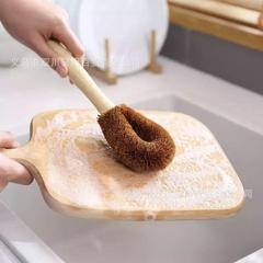 木の柄のココナッツのブラウンの鍋は長い柄の天然の食器洗いをこすります。