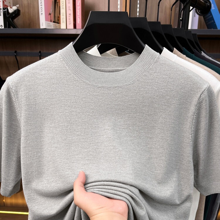 Featured product: Level 4 anti-pilling T-shirt with high color fastness, autumn and winter main product, men's short-sleeve wool shirt, 310 grams, 100,000 units in stock Featured product: Level 4 anti-pilling T-shirt with high color fastness, autumn and winter main product, men's short-sleeve wool shirt, 310 grams, 100,000 units in stock