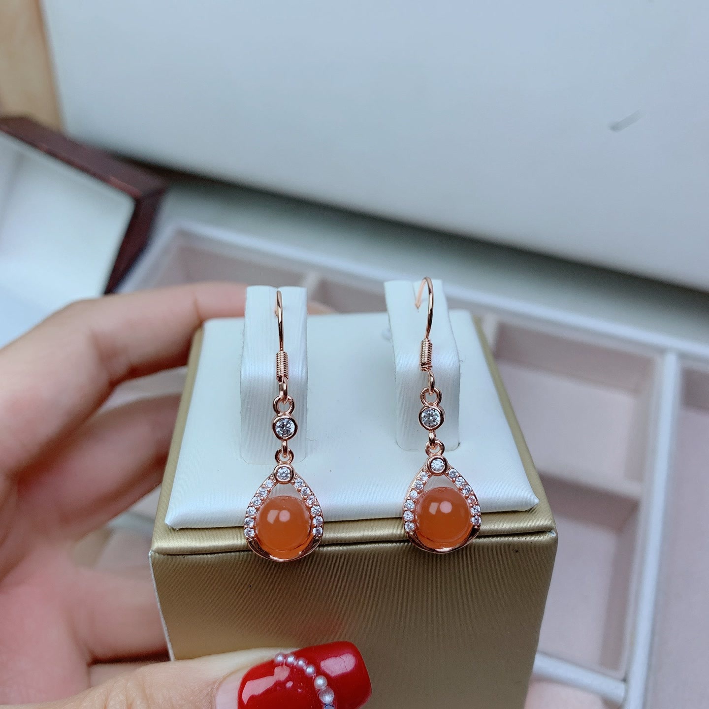 공장 도매 사우스 레드 (마노) 귀걸이 천연 사우스 레드 부티크 이어 후크 원시 광석 BAOSHAN 남쪽 레드 아이스 레드 귀걸이