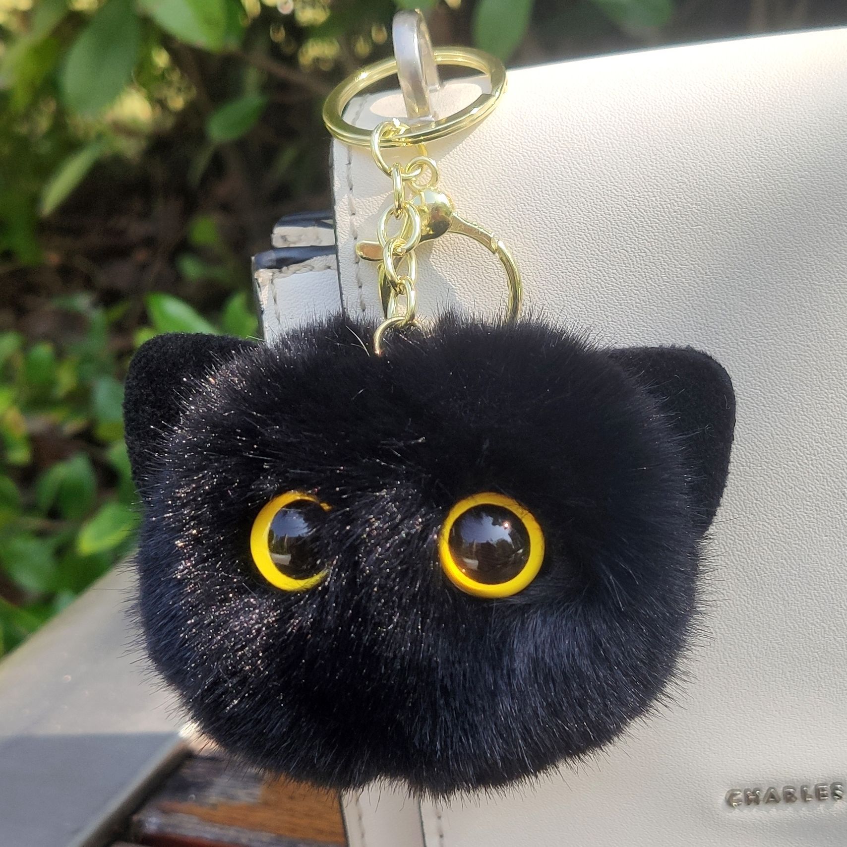 Gantungan kunci mobil bulu imitasi, liontin kucing hitam, boneka mewah bola arang kecil lucu, mainan, hiasan ransel