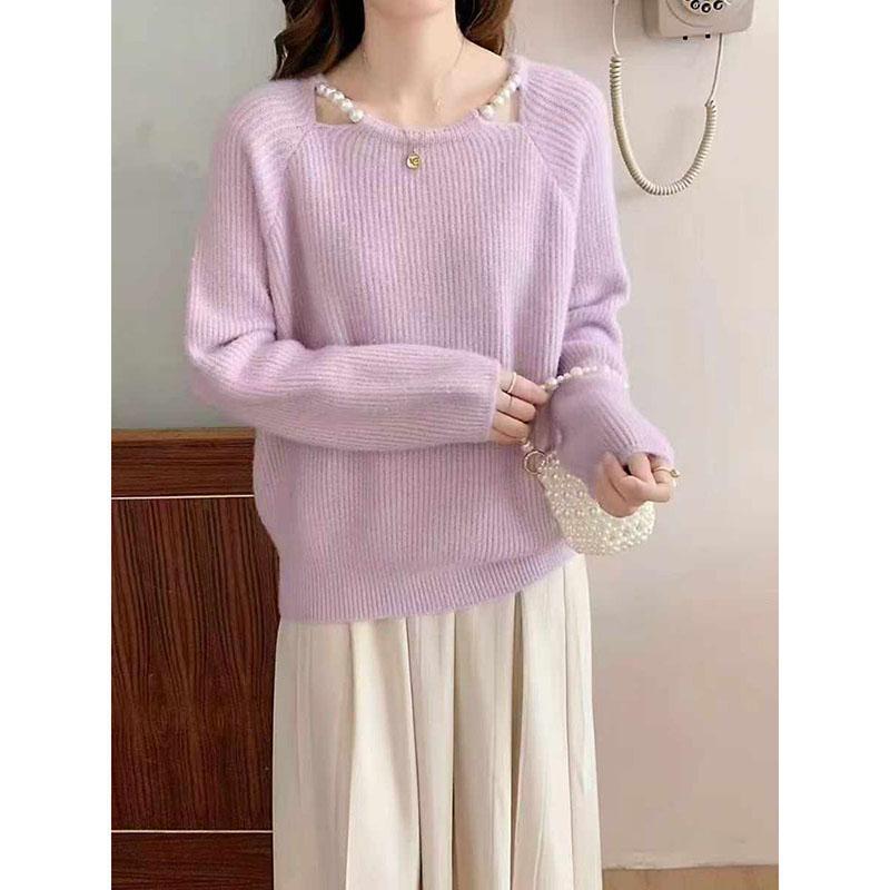 Autumn and winter knitted sweater for women, featuring a hollowed-out design, pearl chain embellishments, raglan sleeves, a loose and casual fit, and a stylish, atmospheric look Autumn and winter knitted sweater for women, featuring a hollowed-out design, pearl chain embellishments, raglan sleeves, a loose and casual fit, and a stylish, atmospheric look