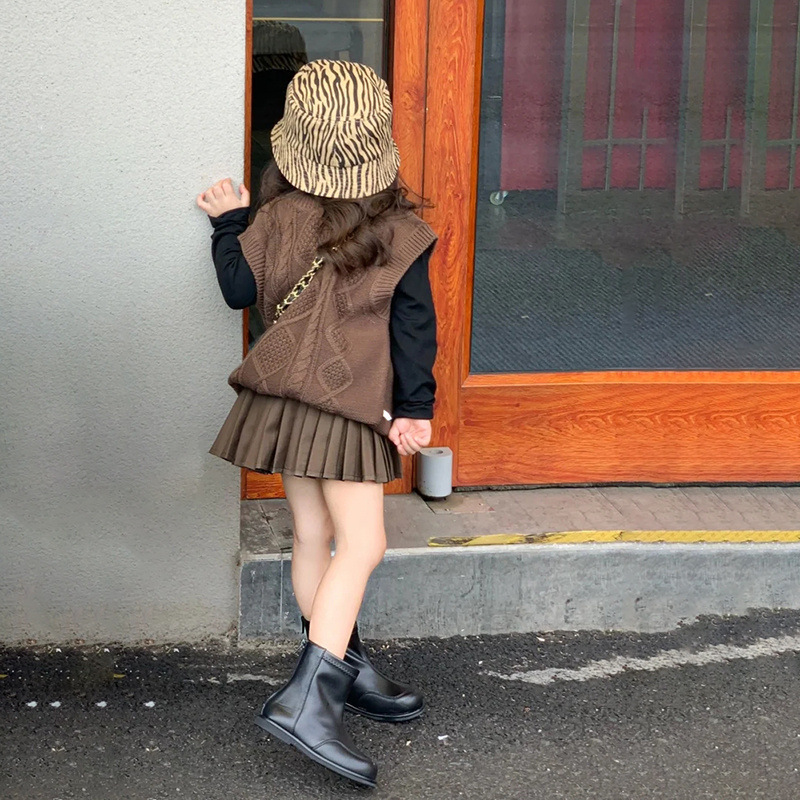 Niñas suéter chaleco 2023 nueva primavera y otoño retro color sólido giro tejido cardigan casual de los niños Falda plisada