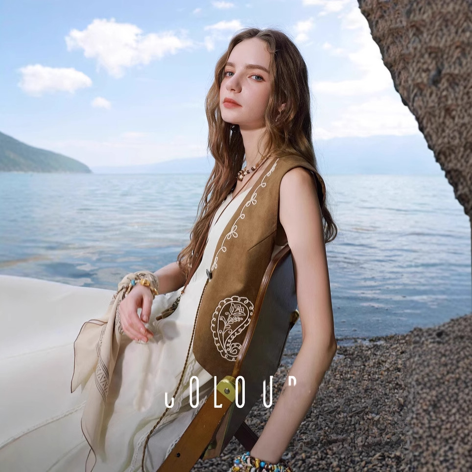 2025 New Summer Style V Neck Imitation Suede Vest Wave Style Short Tassel Lace-Up Jacket Layered Women's m