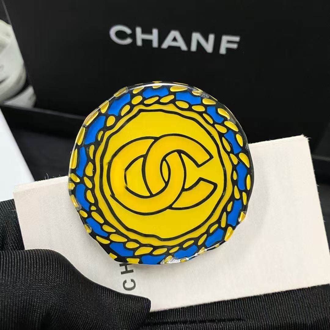 Classic Chanel-Style High-End Gold-Plated Brooch, Fashionable Retro Star Ocean Personality Trend, Sweet and Cool Heart Design