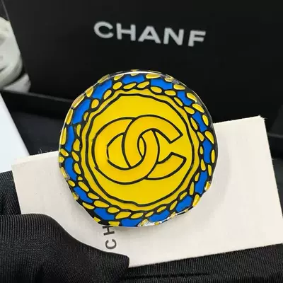 Classic Chanel-Style High-End Gold-Plated: Yaxa sancaqları - yellow-graffiti-brooch