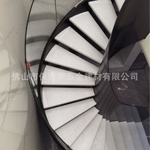 象牙白红橡木质踏板卷板钢木玻璃旋转弧形钢结构楼梯整梯扶手