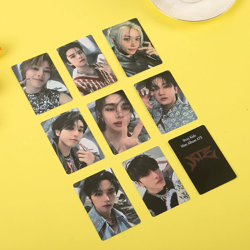Фотокарточка (STRAY KIDS) компактная карточка, ламинированная 5,4 × 8,6 см, коллекционные варианты