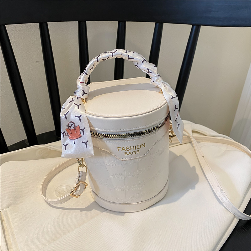 Dámské kabelky Ins 2024, nová válcová šála, trendová textura, západní styl, jednoramenná crossbody taška_voghion.com