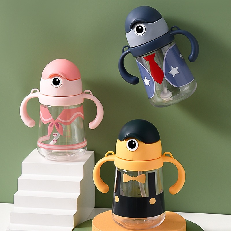 Taza de infante de verano mangos de paja de taza de agua de dos propósitos para niños de moda hervidor de agua jardín de infantes para hombres