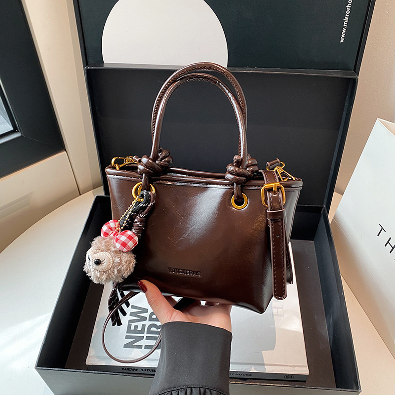 Cross-Border Retro Oil Wax Leather Shoulder Bag for Women 2026 New Versatile Stylish Small Square Bag Handbag Crossbody Bag Cross-Border Retro Oil Wax Leather Shoulder Bag for Women 2026 New Versatile Stylish Small Square Bag Handbag Crossbody Bag
