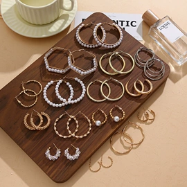 发夹;发箍;胸针