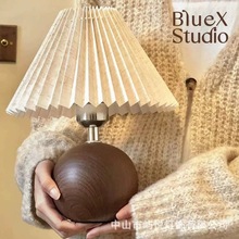 北欧百褶台灯小夜灯卧室ins少女装饰家用台灯礼物复古高级床头灯