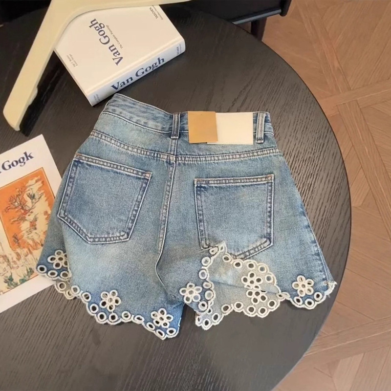 Design-Inspired Hollow-Out Embroidered Denim Shorts 2025 Summer New High-Waisted Slimming A-Line Wide-Leg Hot Pants for Petite Figures