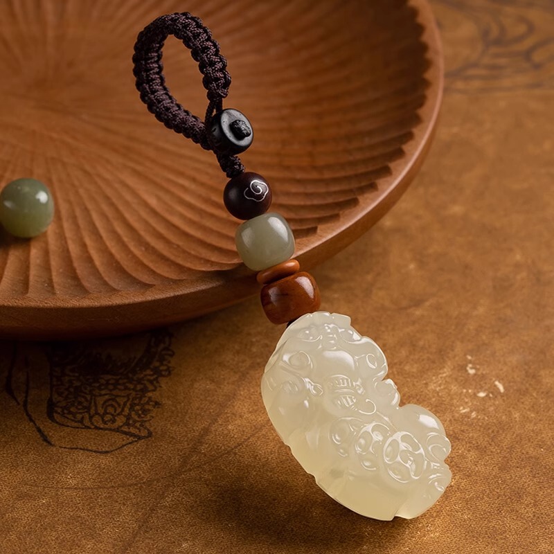 Natural jade brave car key chain key pendant bag pendant male and female brave pair of lovers