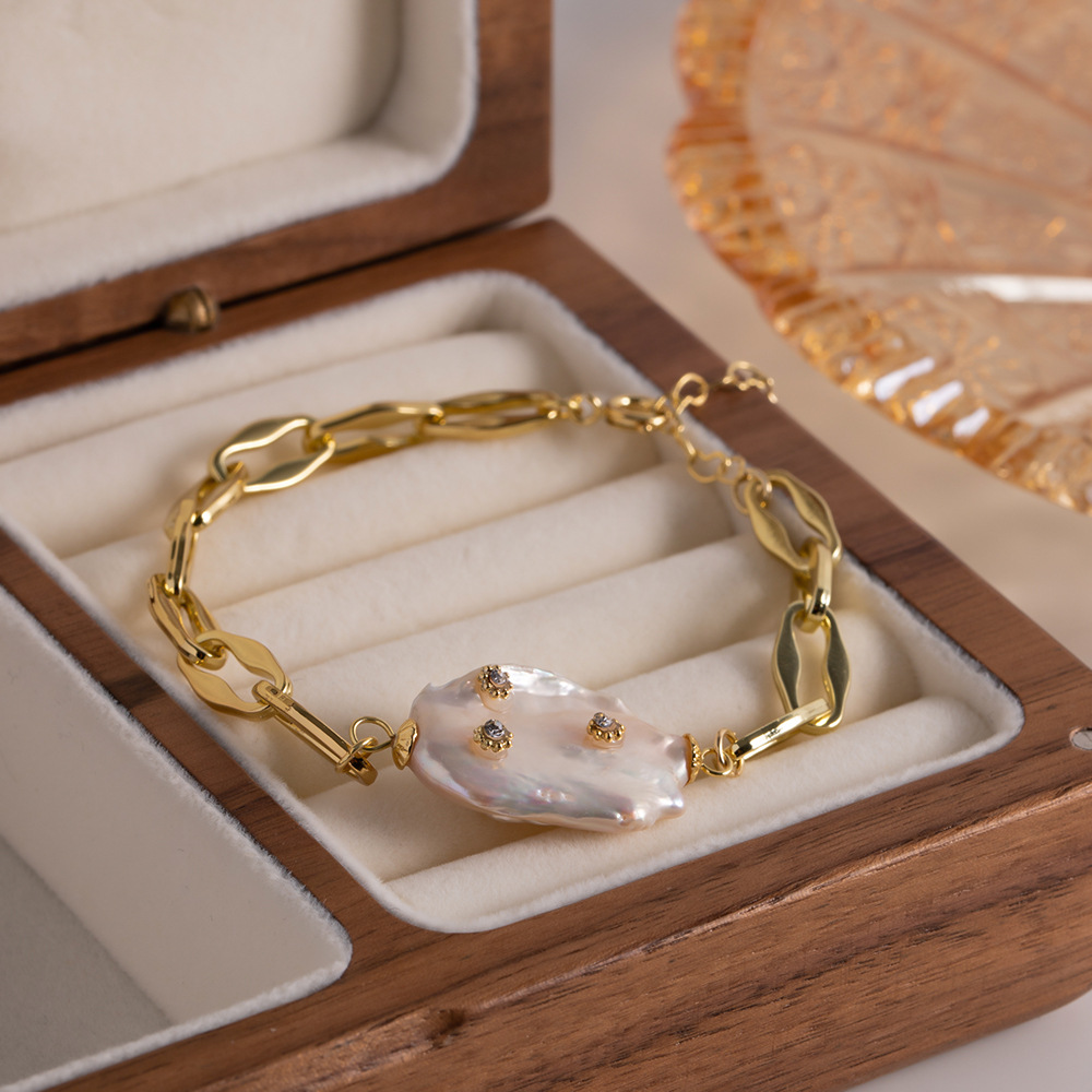 Fashion Irregular Copper Pearl Inlay Zircon Bracelets 1 Piece