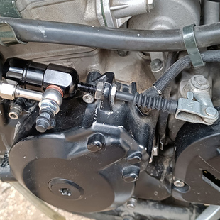 Ħ��܇������b�x�ϷֱÙC܇һ�ֱ��Ħʡ��Һ���x����ԽҰ�±�