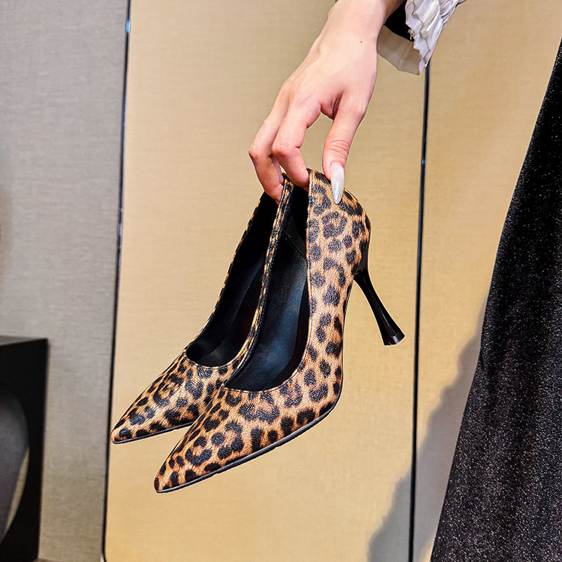 316-220 Leopard Print High Heels Widened Large Size 414243 Thin Heel Pointed Toe Small Size Daily Work Shoes for Work 316-220 Leopard Print High Heels Widened Large Size 414243 Thin Heel Pointed Toe Small Size Daily Work Shoes for Work