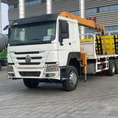 Yük maşınları with Rear Eight-Wheel Sand